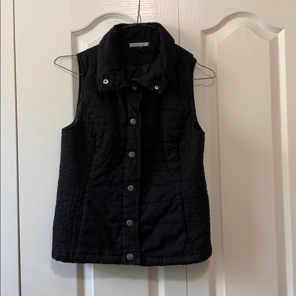 BLACK VEST